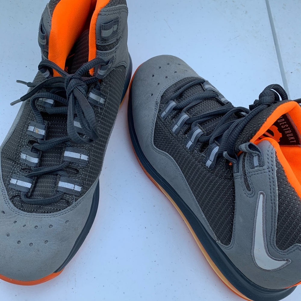 Women’s Nike shoes